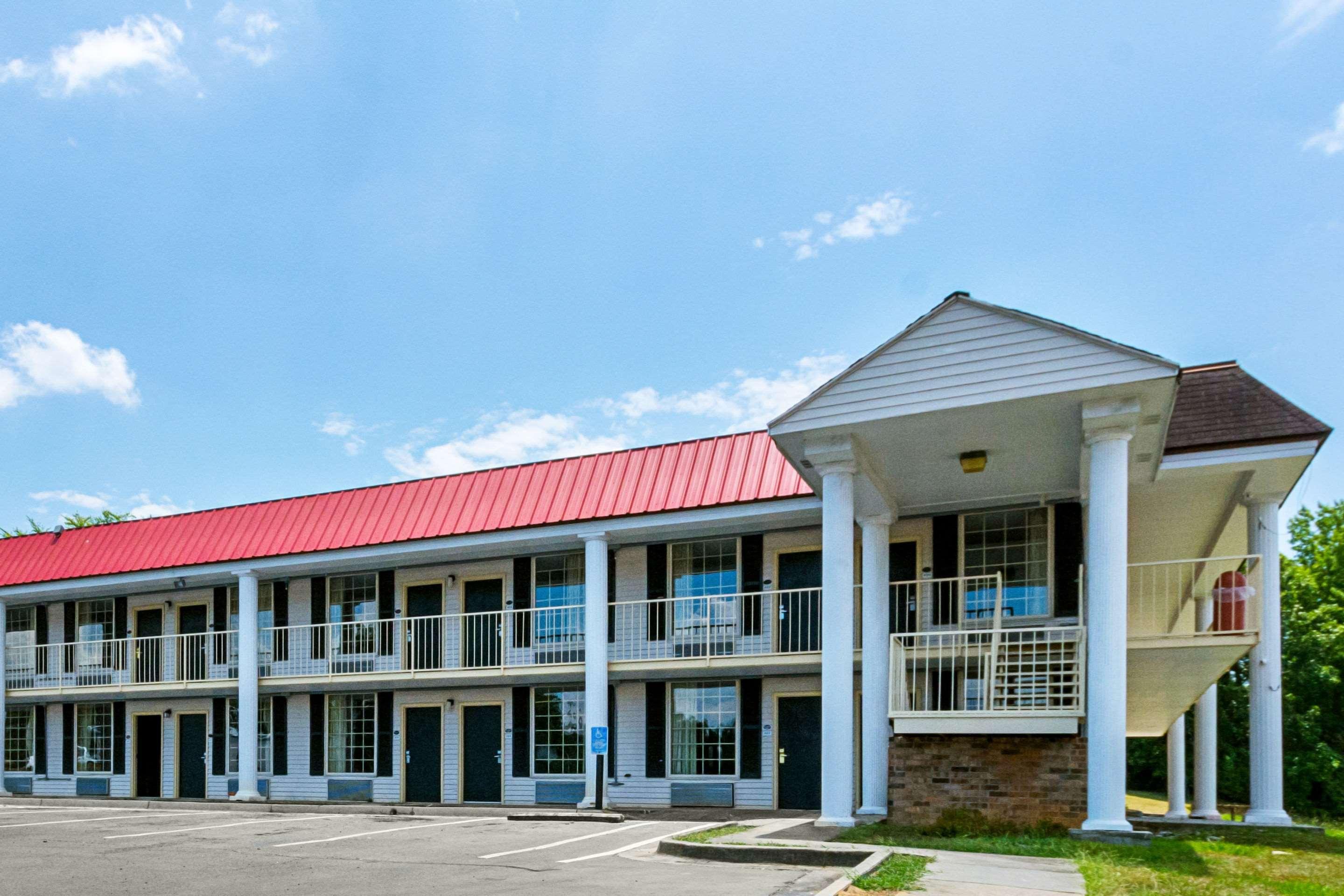 Orangeburg Inn & Suites Exteriör bild