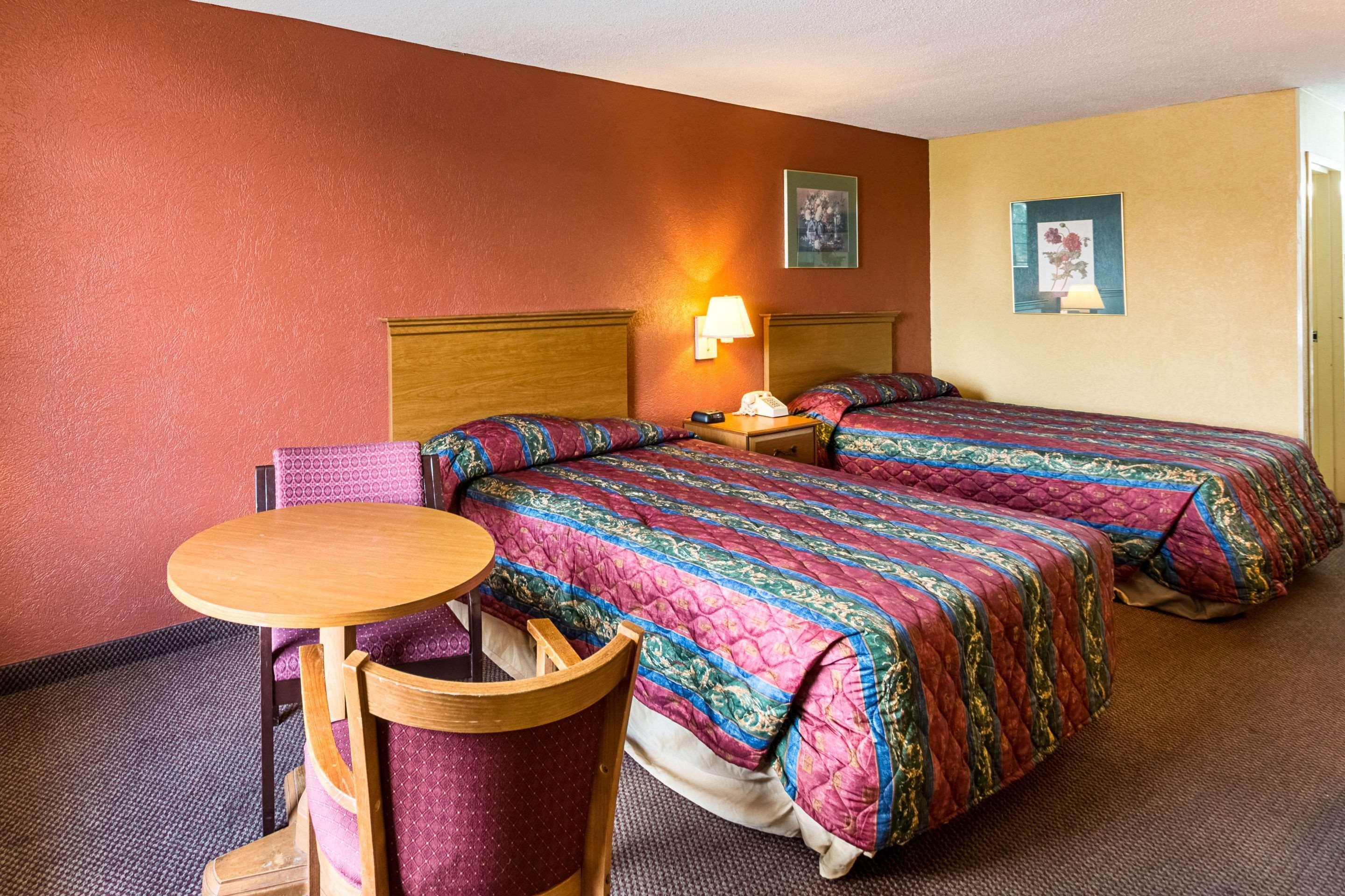 Orangeburg Inn & Suites Exteriör bild