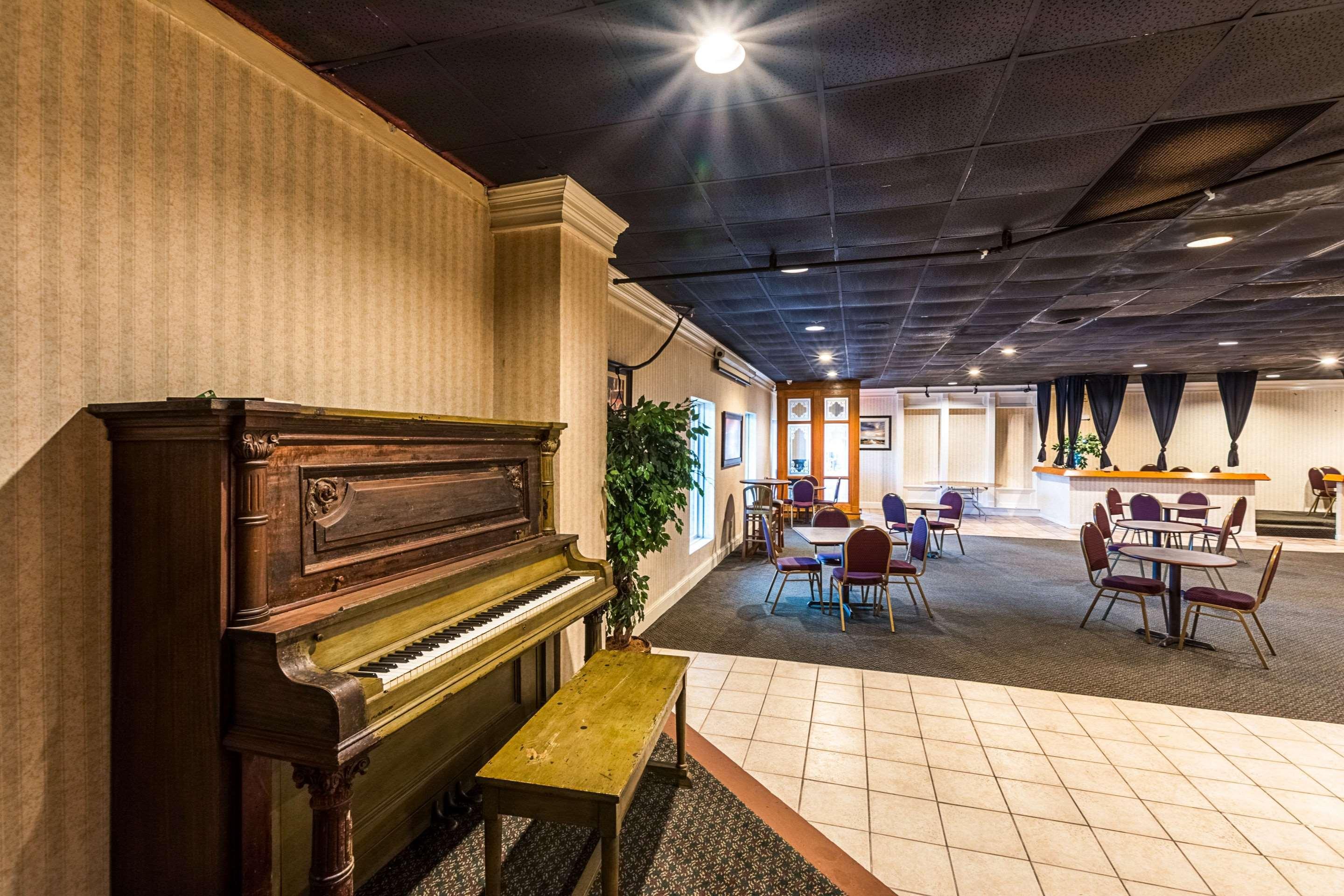 Orangeburg Inn & Suites Exteriör bild