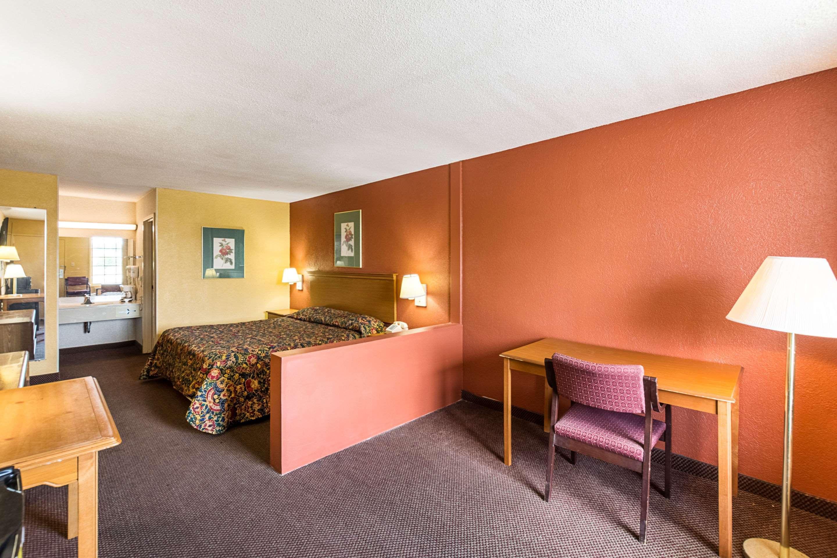 Orangeburg Inn & Suites Exteriör bild