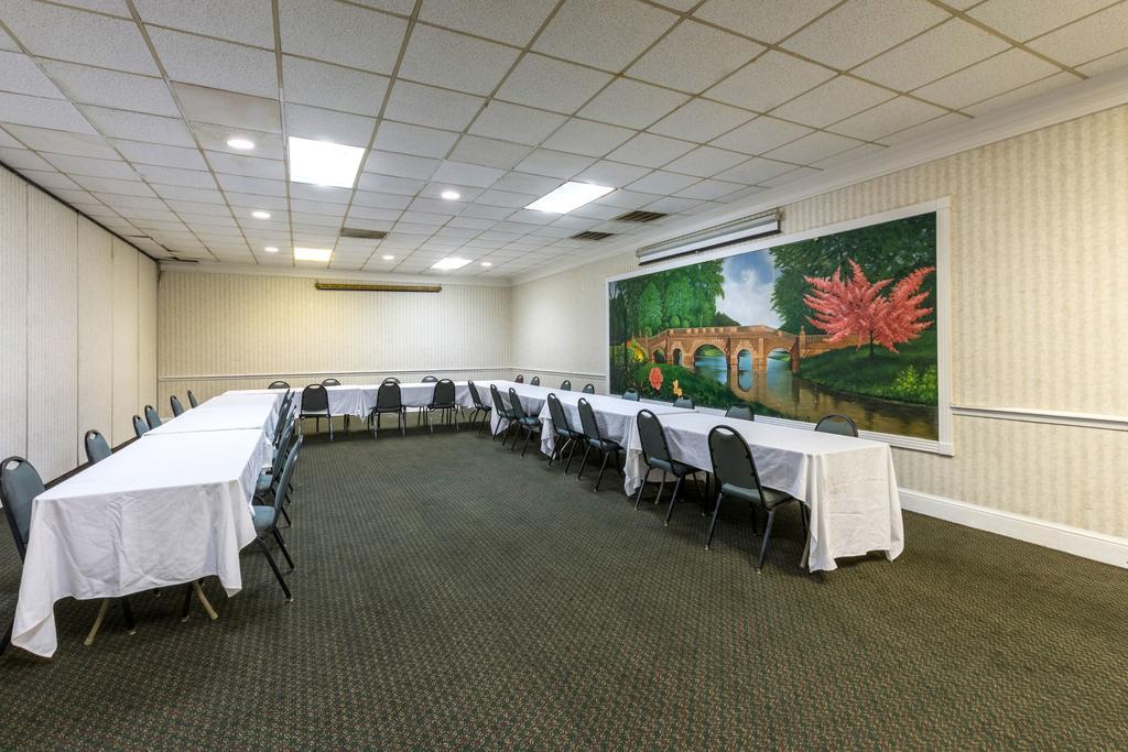 Orangeburg Inn & Suites Exteriör bild